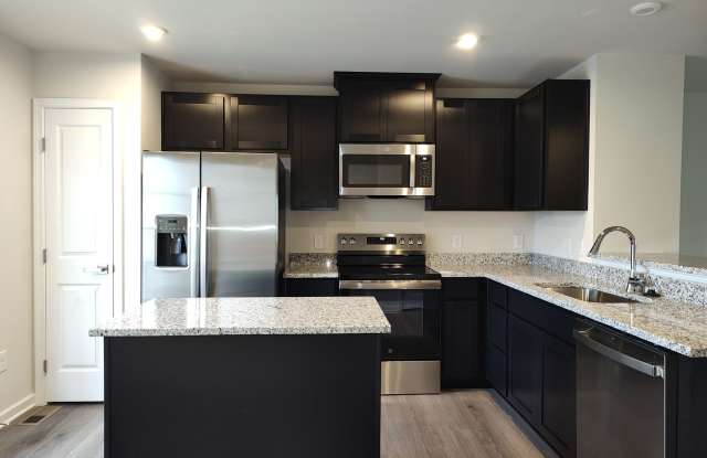 New Build Townhome located in Robin Creek Community! Gallery 4