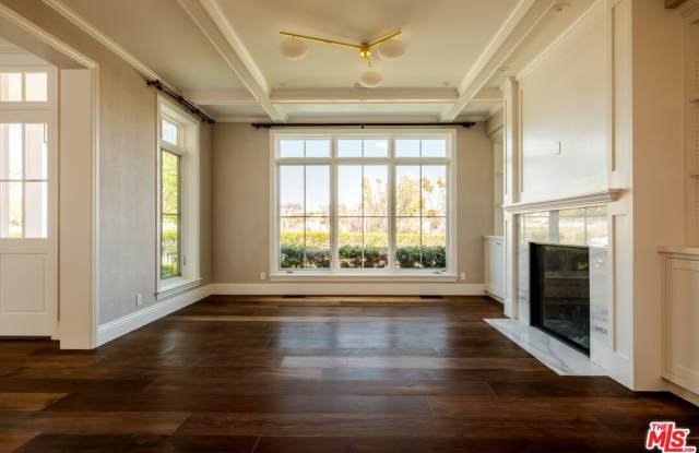 557 Chapala Dr Gallery 4