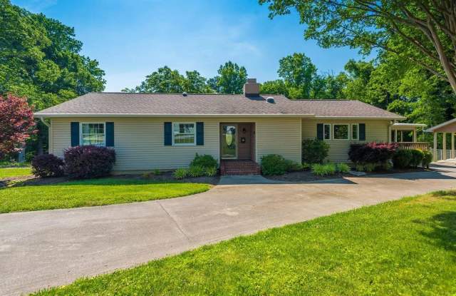 Elegant 4bd/3ba Home with Fenced-in Backyard photos photos