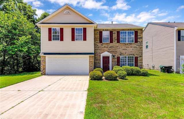 Fabulous home! 4 Bedrooms, 2.5 Bathrooms!!   ***HALF OFF FIRST FULL MONTH RENT*** Gallery 3