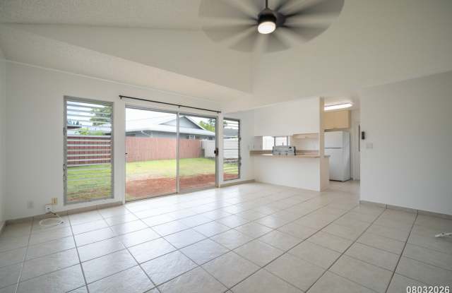 Available Now! 3 BD / 2 BA / 2 Car Garage Parking in Mililani Gallery 4