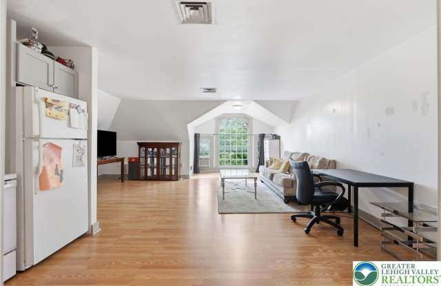 202 N 17th Street Gallery 4