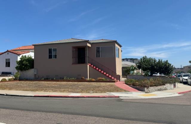 POINT LOMA HOME 4br-2.0 baths located on large corner lot in Point Loma Village. photos photos