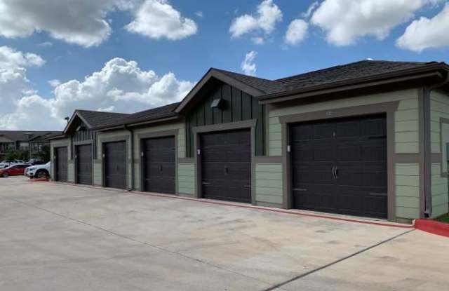3012 Creek Bend Dr Gallery 1