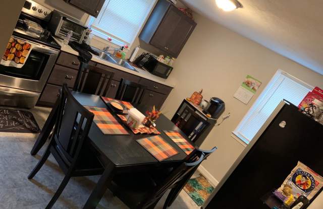 3-4 Bedroom 1 Bath cape with garage in Liverpool Schools photos photos