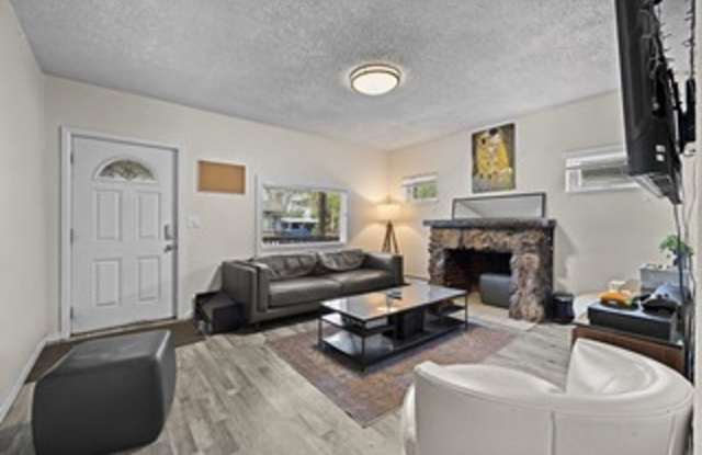 Charming Boulder Living at 2235 Walnut St – Prime Location! Available January 4th Gallery 3