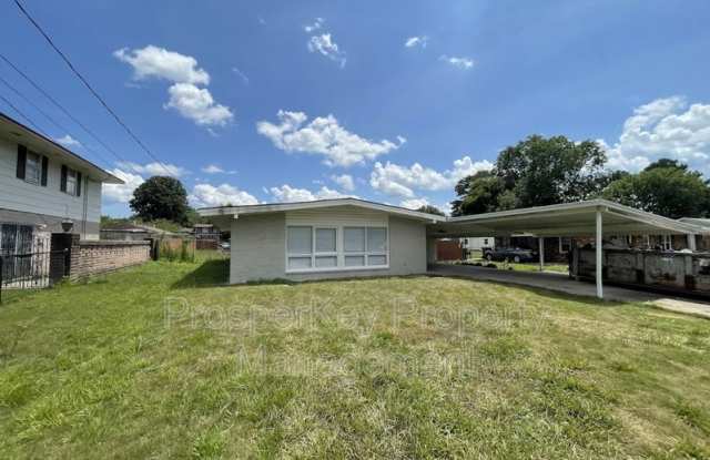 3026 Avondale Rd photos photos