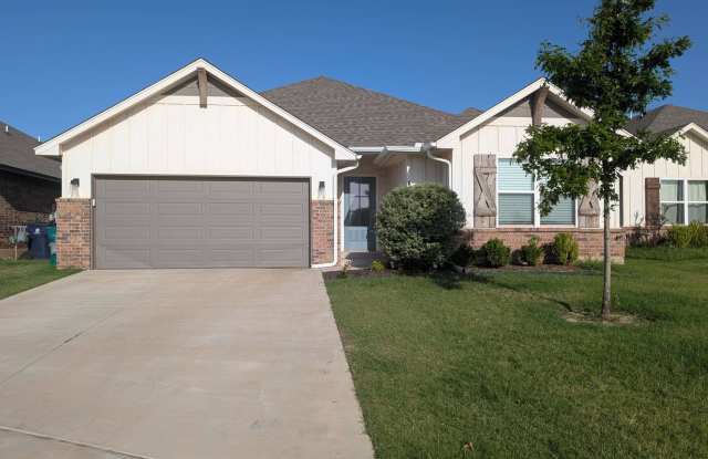 Newer Home in Yukon Schools photos photos