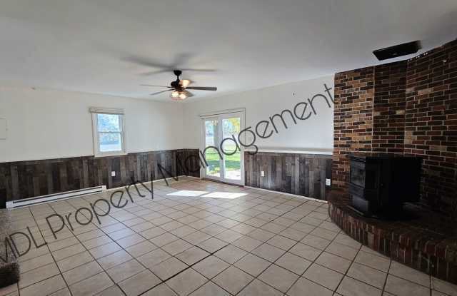 Beautiful 3 bed 1.5 bath home with Pole Barn and Shed in Auburn, MI! - 3688 Garfield Road, Bay County, MI 48611