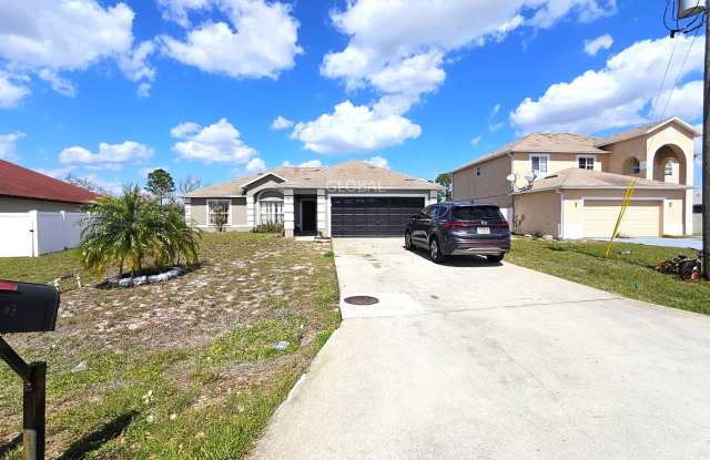 Spacious 4-Bedroom Home with Pool - July 10th move in date photos photos
