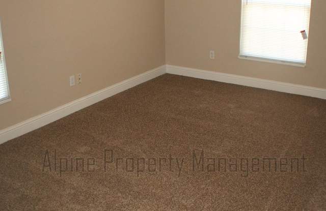 1352 Greenwood Dr Gallery 4
