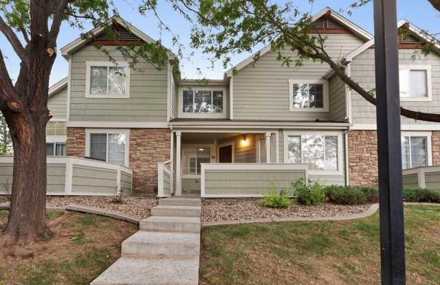 Spacious 2 Bedroom, 2.5 Bath Townhome in Desirable South Fort Collins photos photos