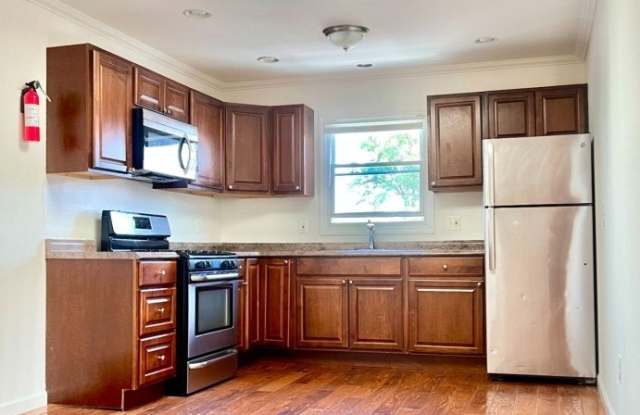 571 Bloomfield Ave photos photos