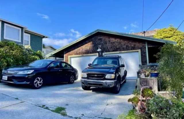 Gorgeous 2 bedroom in Point Richmond! Available now! - 428 Tewksbury Avenue, Richmond, CA 94801