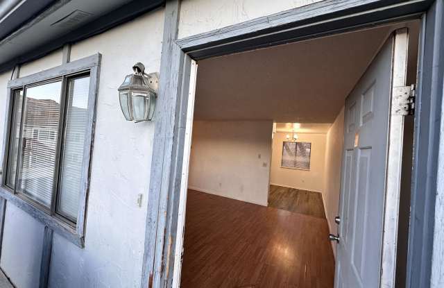987 Iowa Ave #C photos photos