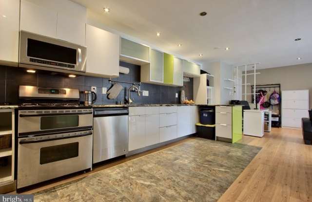 10026 MOSBY WOODS Drive unit: 165 Gallery 2