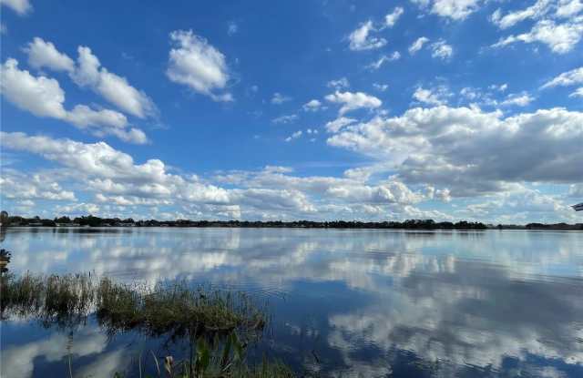 687 LAKE DEXTER Circle Gallery 1