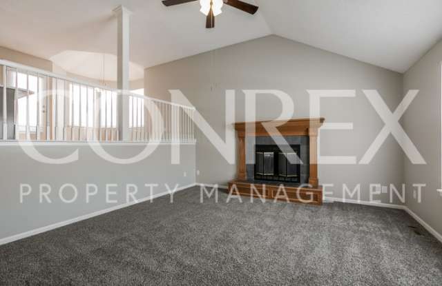 1712 Northeast Stonewood Drive Gallery 3
