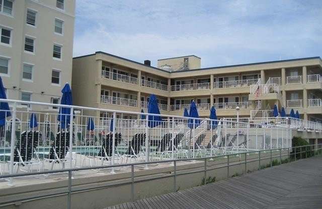 6100 Boardwalk Gallery 1
