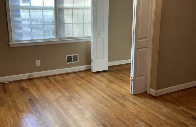 1204 Lakeshore Drive Gallery 2