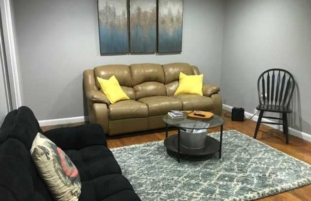1101 BURLESON Gallery 4
