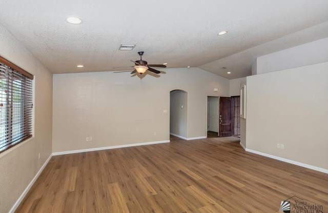 11592 E 27 ST Gallery 3