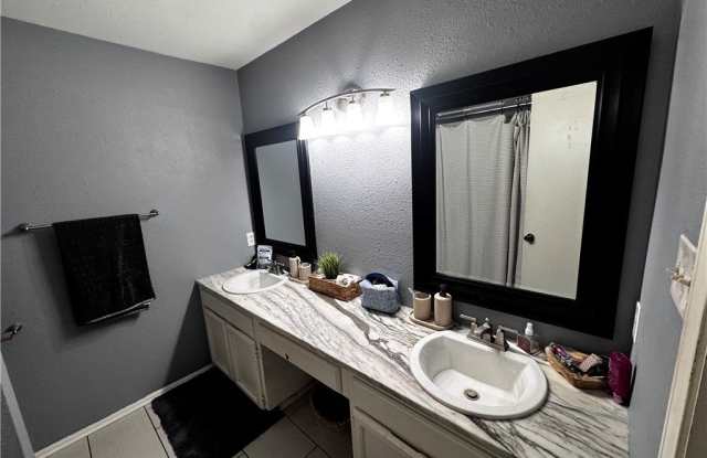 5338 Meadowgate Drive Gallery 3