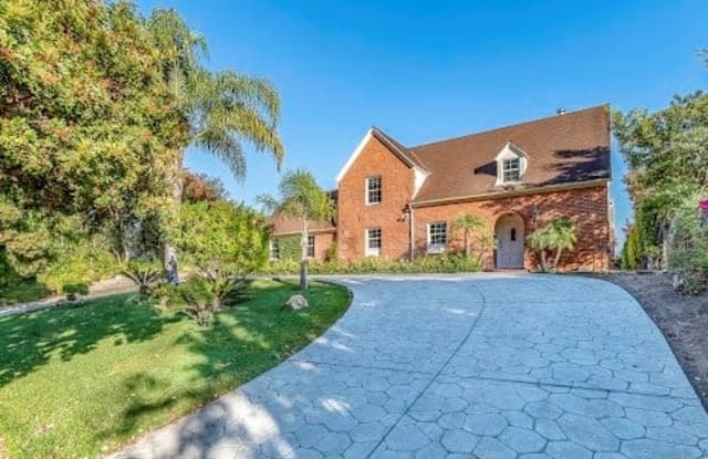 530 Hilgard Avenue - 530 Hilgard Avenue, Los Angeles, CA 90024