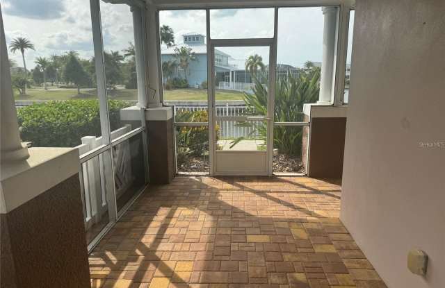 5714 TIDES Place Gallery 4