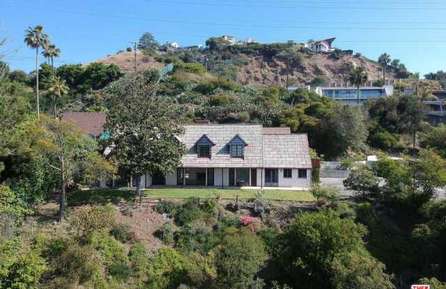 2737 OUTPOST Drive - 2737 Outpost Drive, Los Angeles, CA 90068