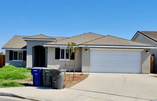 Spacious 4 bedroom house ready to be occupied! photos photos
