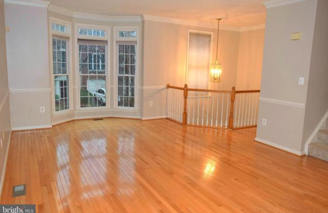 4040 HEATHERSTONE CT Gallery 3