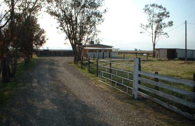 REDUCED!! 2 Bedroom 1 Bath Country Property! photos photos