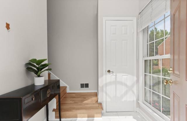 Gorgeous 3BR 2 full bath, 2 half bath end unit townhome located in the Woodmont Place community of Rockville Gallery 3