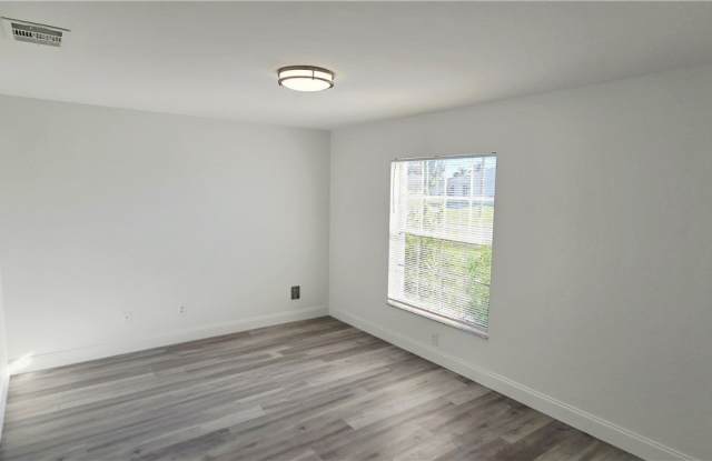 541 NW 18th Avenue Gallery 3