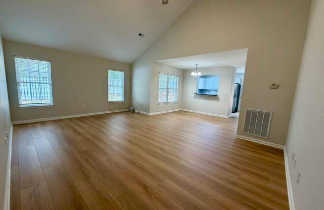 Recently Renovated 2 Bedroom 2 Bathroom Home Gallery 4