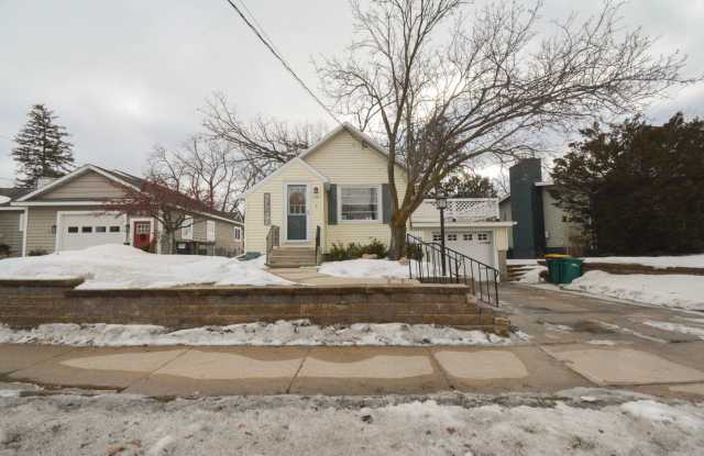 1 Bed, 1 Bath Home on Silver Lake Available For Rent photos photos