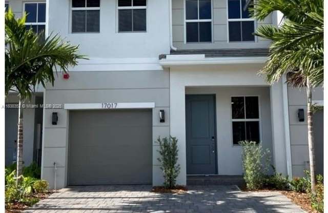 17017 SW 1st St photos photos