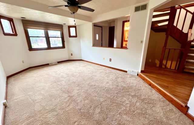 Canterbury Commons - 3 Bedroom 2.5 Bathroom - Spacious Townhome Gallery 4