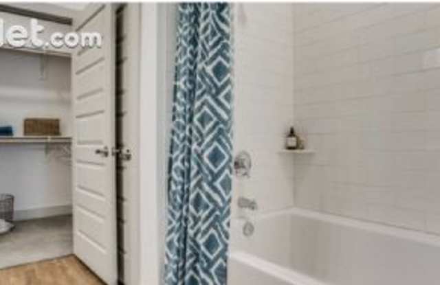 204 South Hall St - 204 Hall Street, Dallas, TX 75226