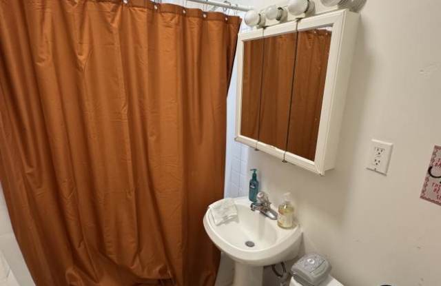 109 Strathmore Rd. Gallery 2