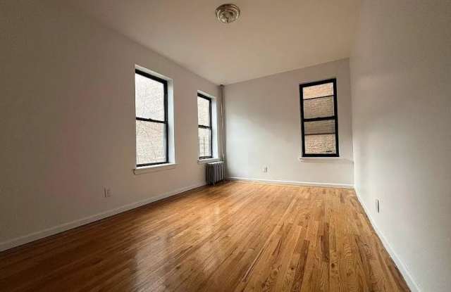 1738 University Avenue Gallery 2
