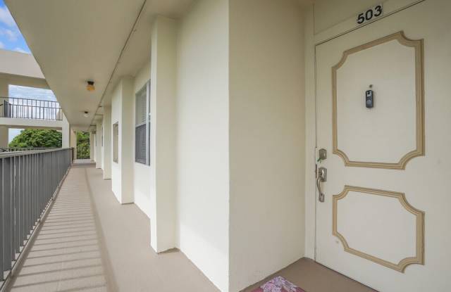 3959 VIA POINCIANA Gallery 4