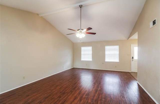 419 Timberbend Trail Gallery 2