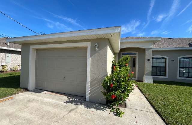 THIS WONT LAST LONG!!!! 3/2 ALL TILE!!! - 5 Wood Amber Lane, Palm Coast, FL 32164 THIS WONT LAST LONG!!!! 3/2 ALL TILE!!! - 5 Wood Amber Lane, Palm Coast, FL 32164