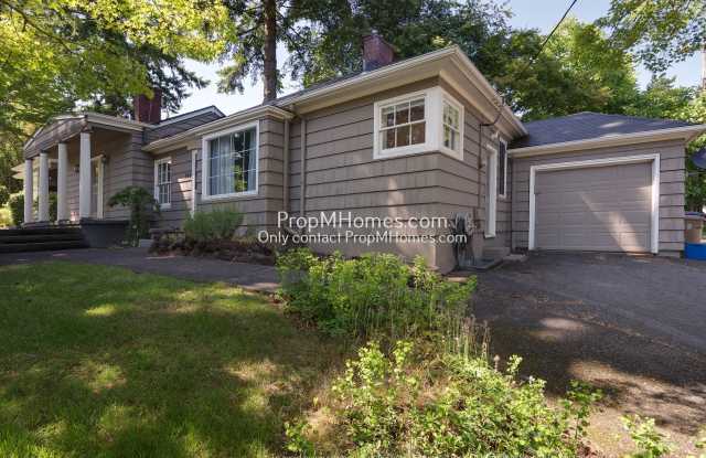 Charming Three Bedroom Duplex In First Addition Of Lake Oswego! photos photos Charming Three Bedroom Duplex In First Addition Of Lake Oswego! photos photos