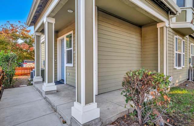Beautiful 3-Bed, 3-Bath Home in Prime Sunnyvale Location! Gallery 3