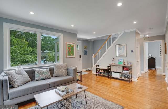 1015 CROSS DRIVE Gallery 4