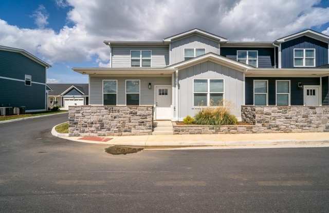 1528 CROWNPOINT DR photos photos