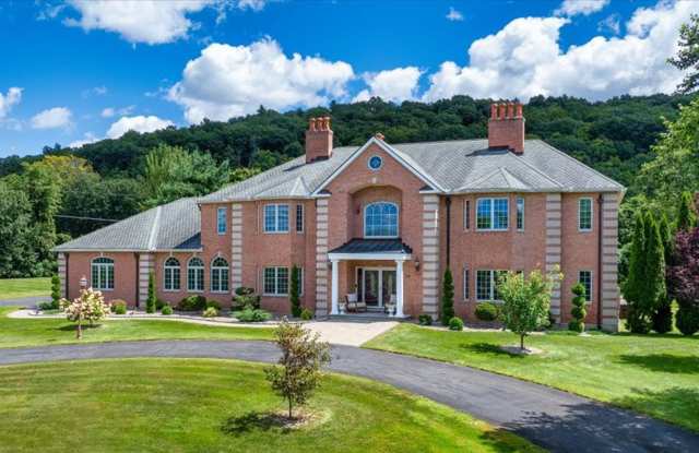 24 Hunting Ridge Drive photos photos